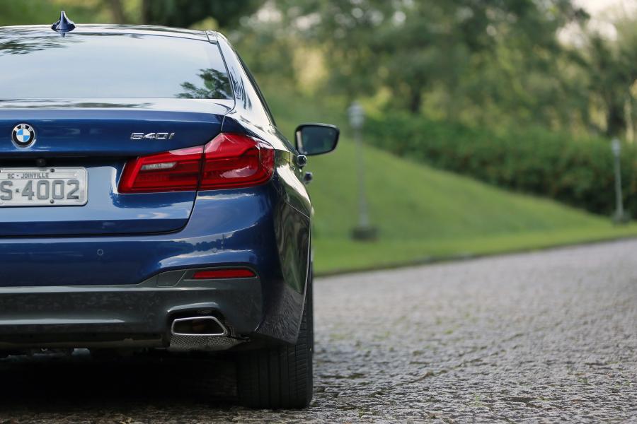 Детали экстерьера BMW 540i Sedan M Sport 2017 года  (LA) (фото 29 из 40)